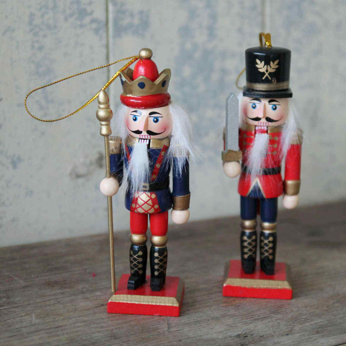 Wooden nutcracker deals soldiers