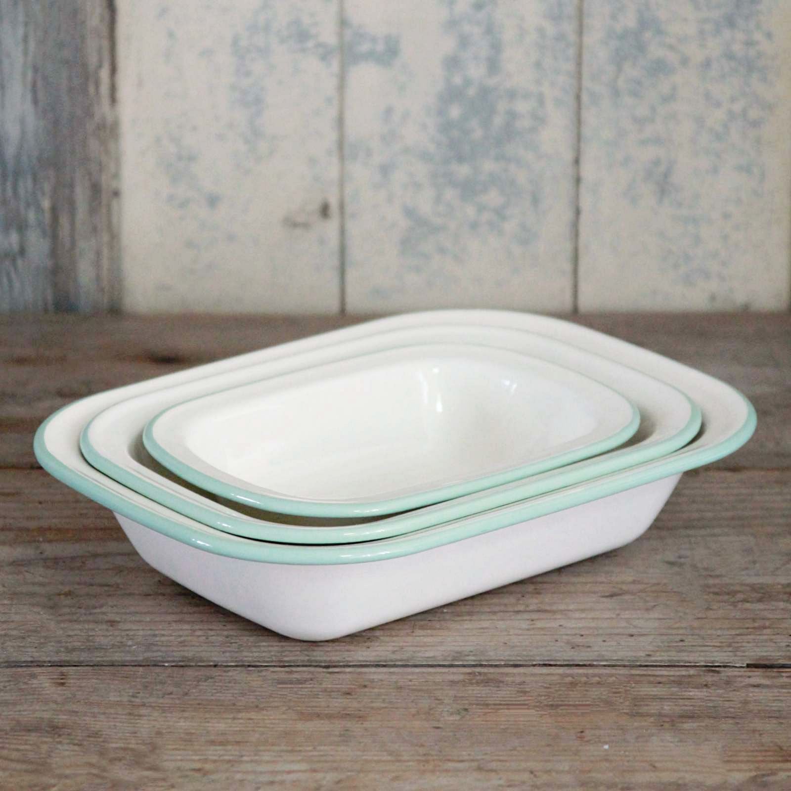 Set of 3 Enamel Pie Dish - Pistachio Green Rim