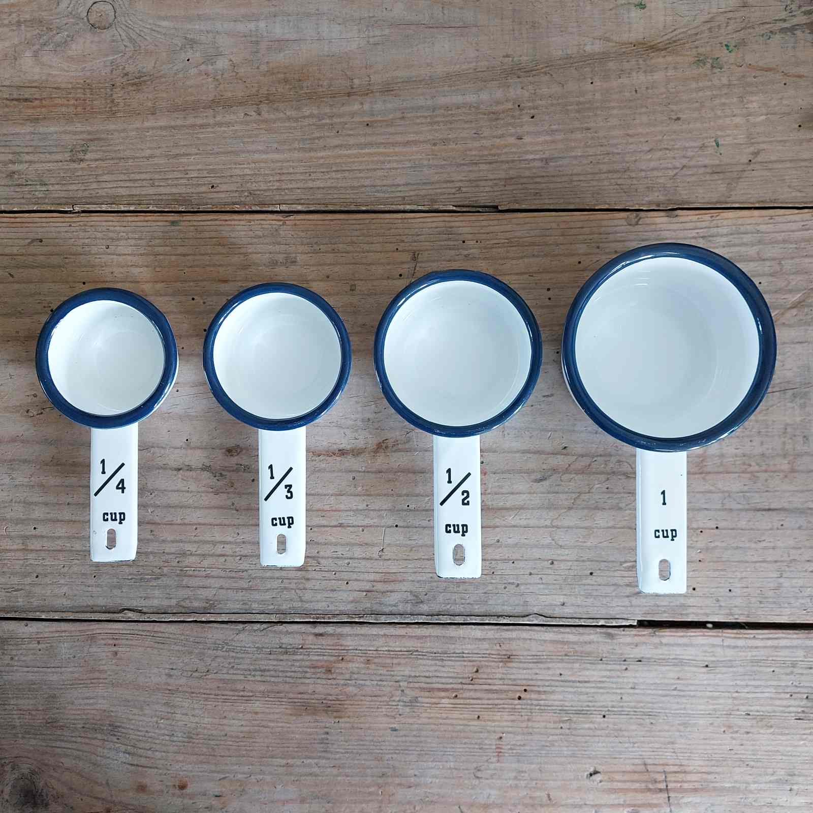 White Enamel Measuring Cup Set