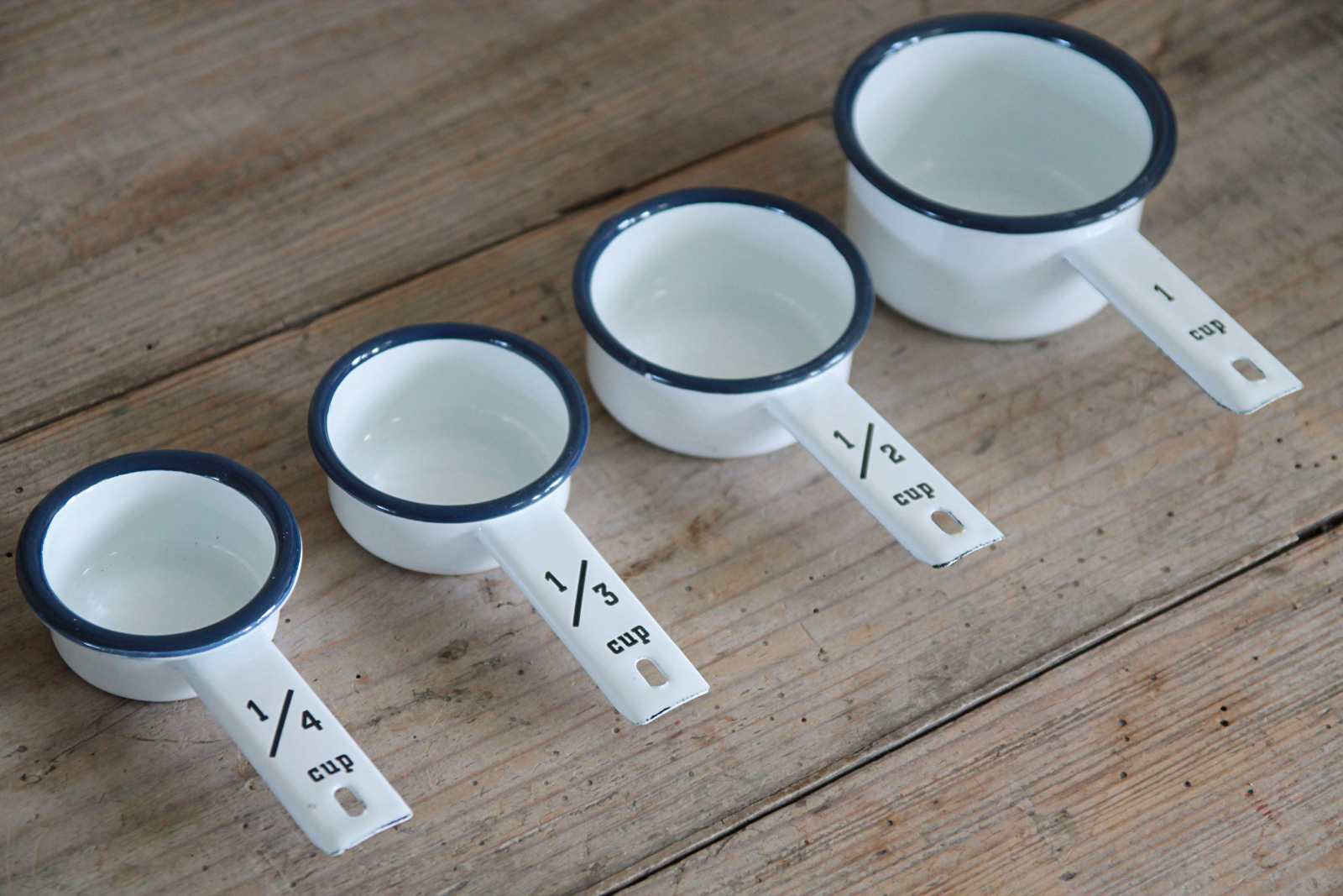 White Enamel Measuring Cup Set