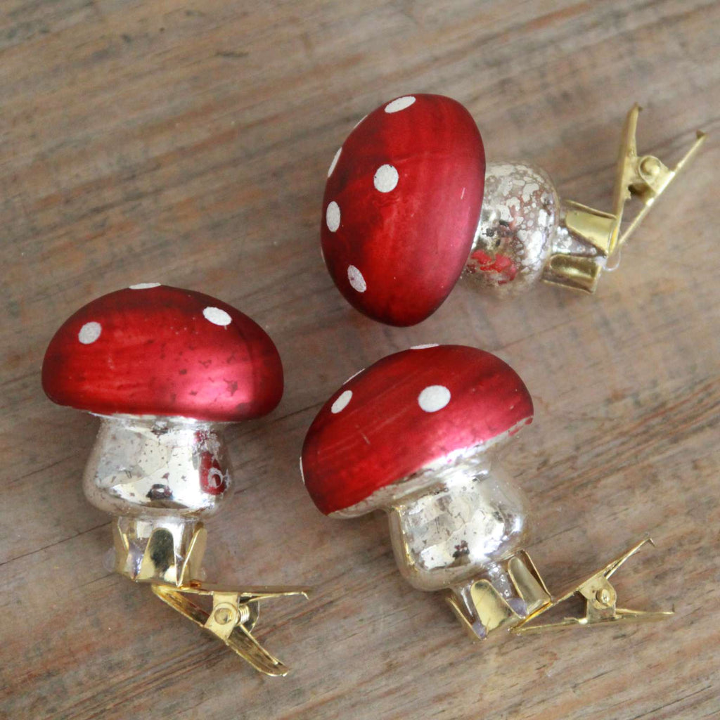 Glass Toadstool Clip