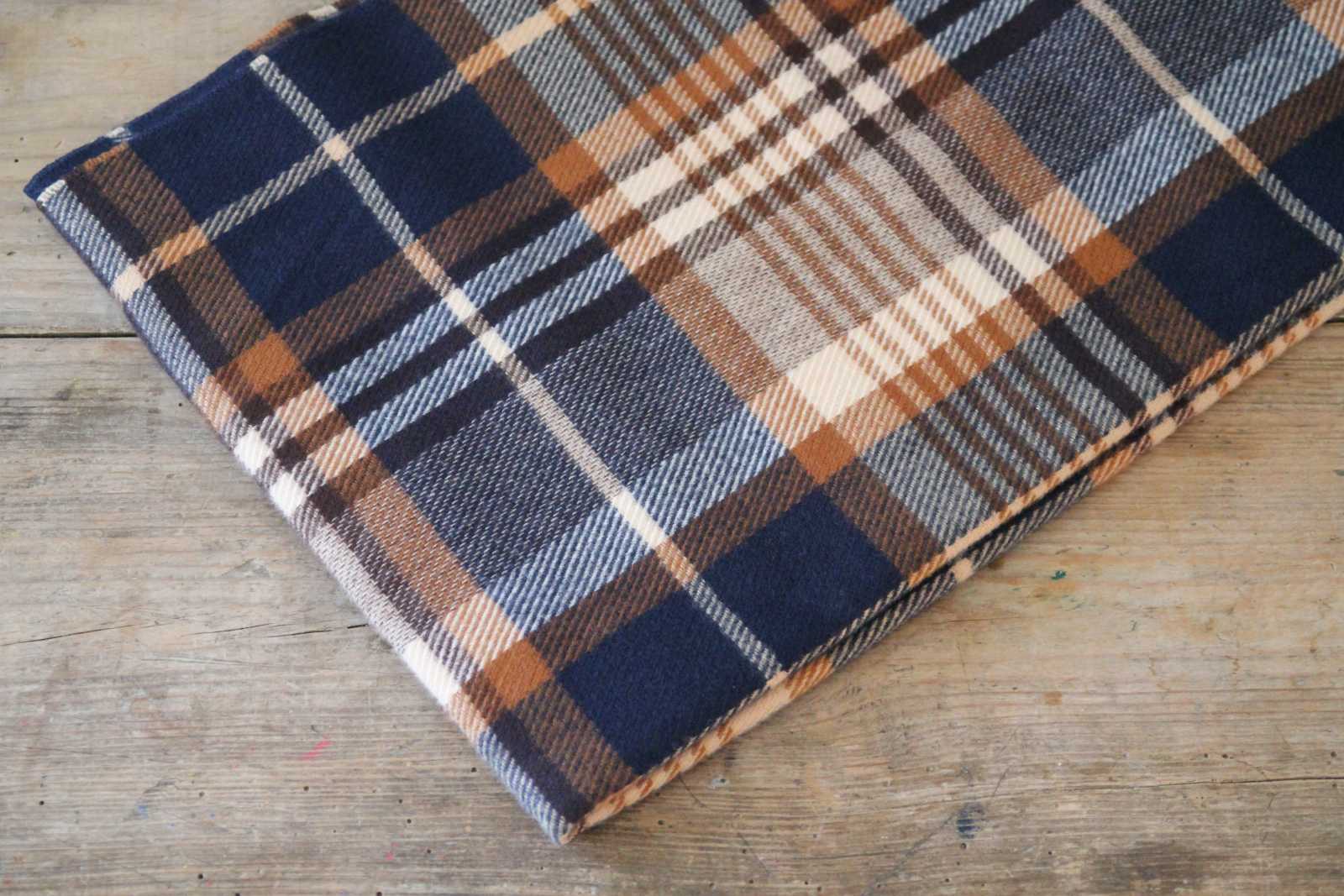 Unisex Traditional Navy Tartan Scarf