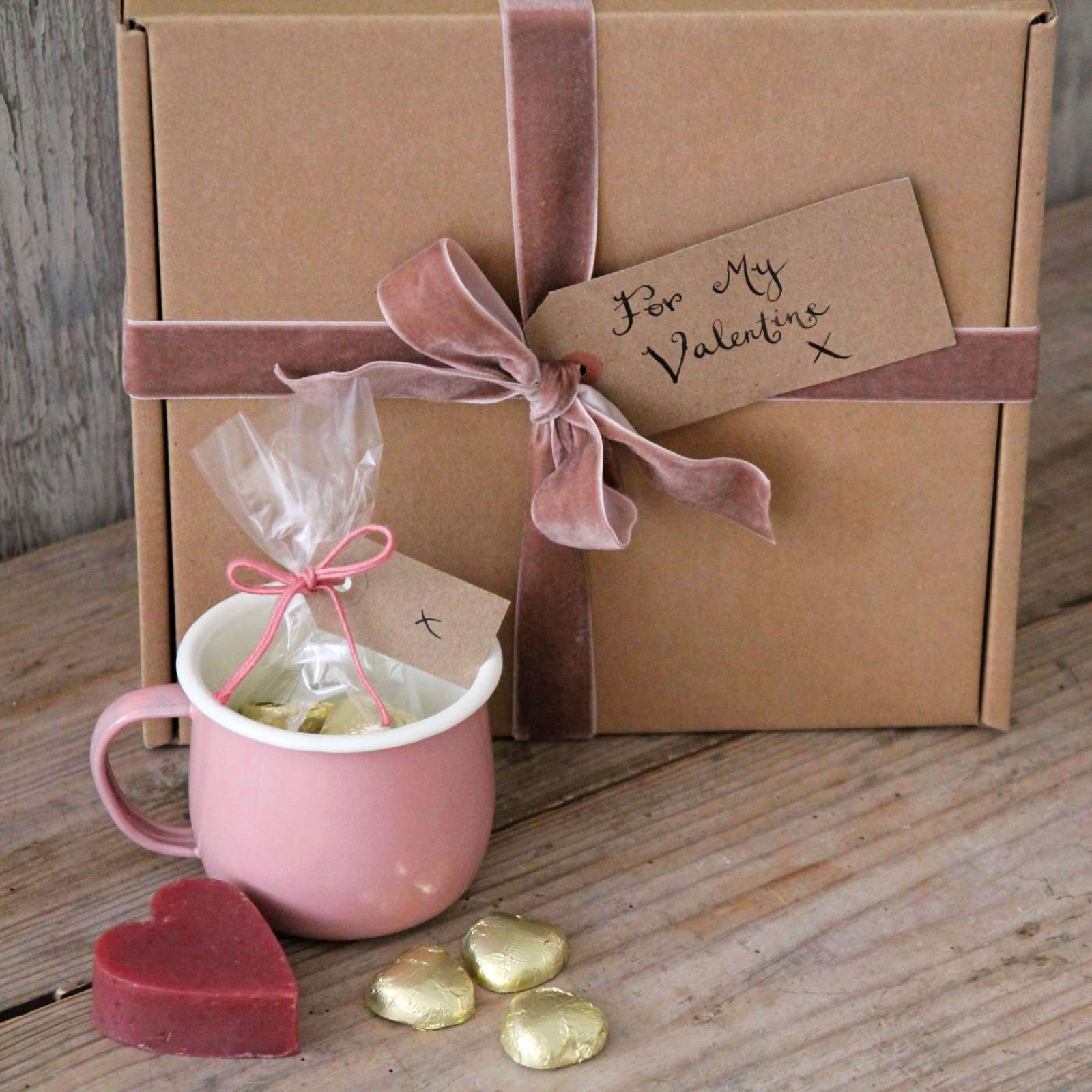 Boxed Gift - Valentine's Heart Gift Box