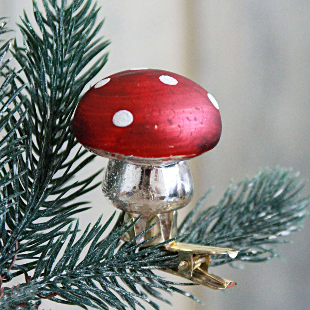 Glass Toadstool Clip