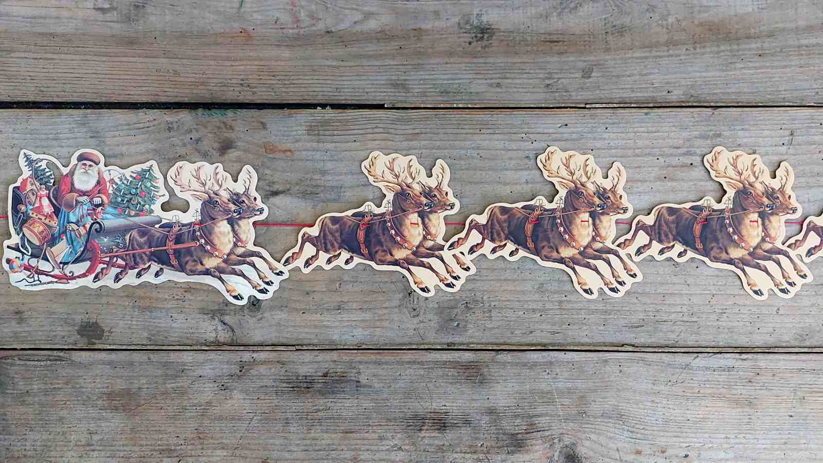 Traditional Santa’s Sleigh Christmas Garland with reindeer