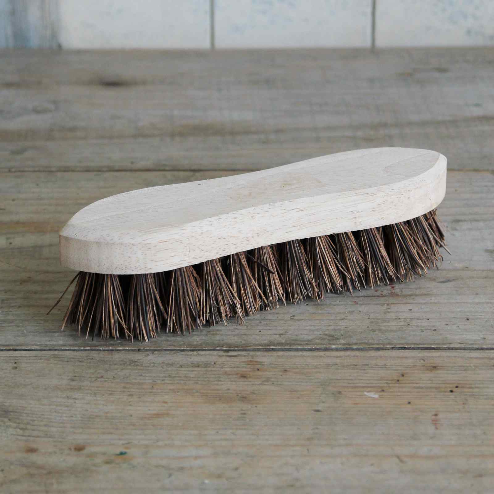 Beech wood scrubbing brush