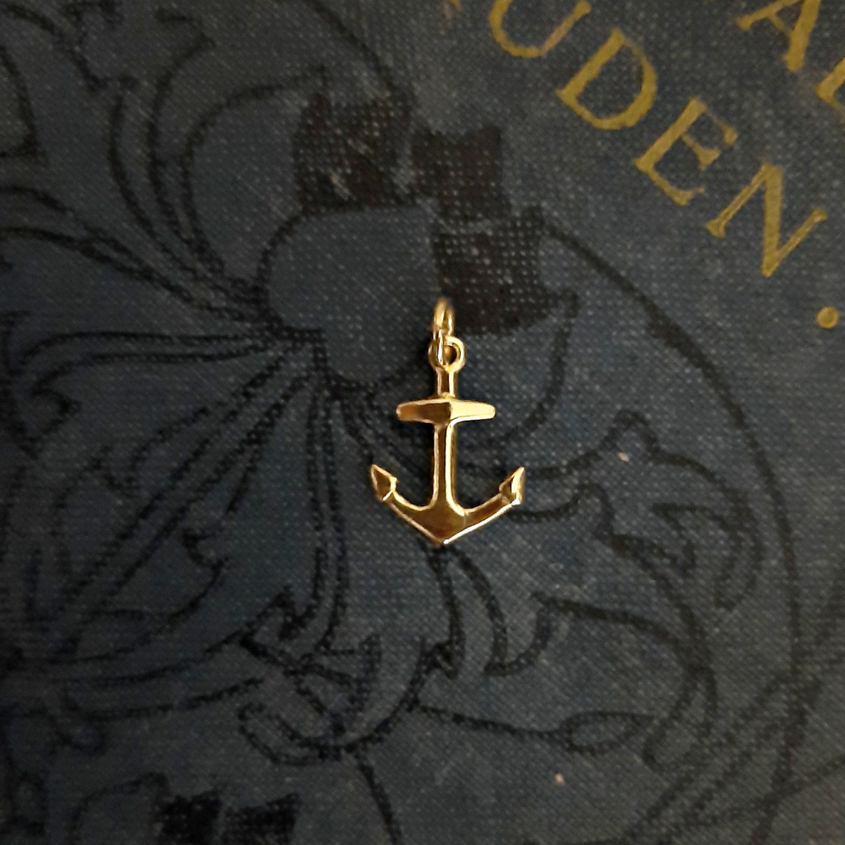 Anchor gold plated pendant