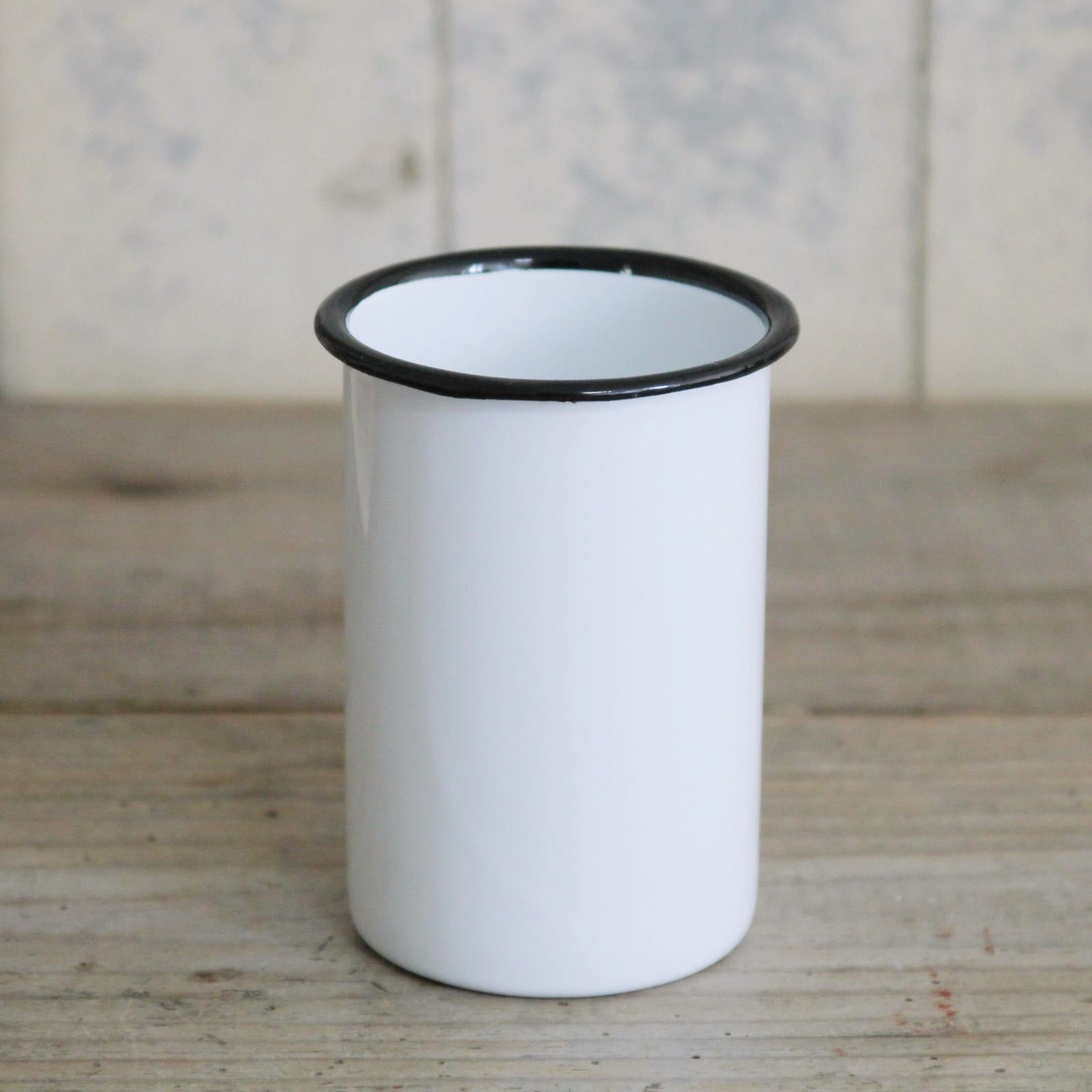 Simple Enamel Bathroom Beaker